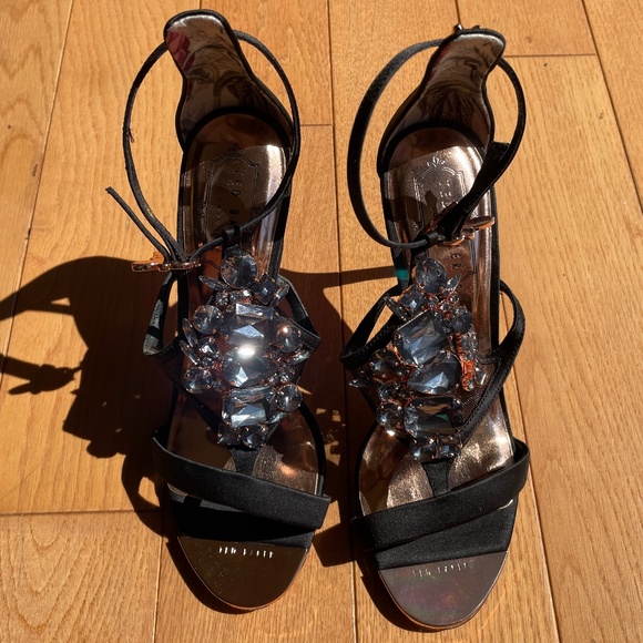 Gorgeous Brand New Ted Baker Liosa Strappy Jewelled Black Heels Shoes - Picture 11 of 16
